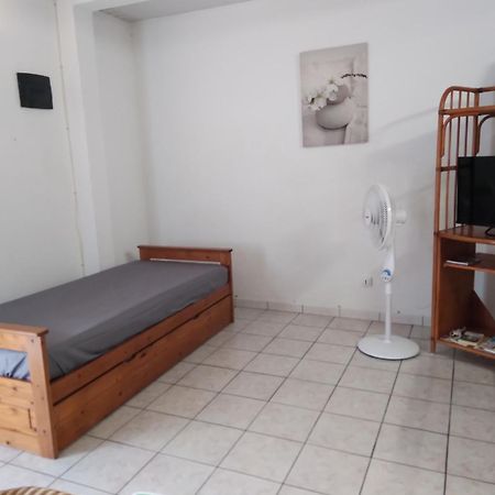 F2 Rez De Jardin Carbet Apartment Le Carbet Exterior photo